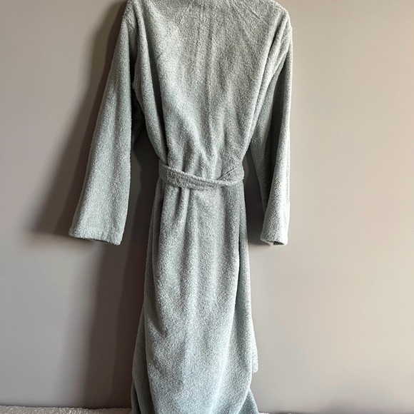 Coyuchi Soft Gray Robe - Picture 6 of 6